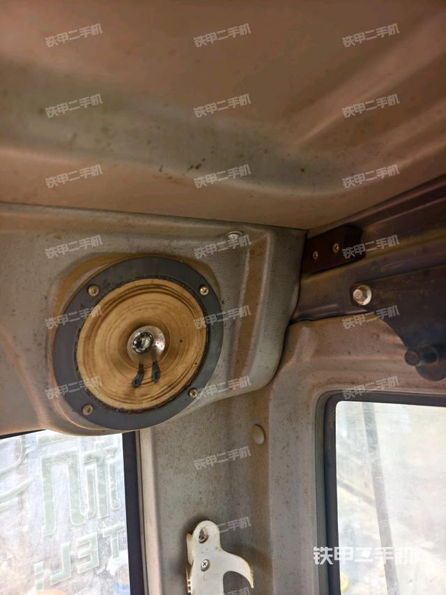 右側(cè)玻璃角標(biāo)（駕駛室部分）