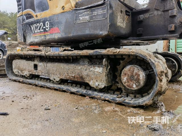 單側(cè)履帶整體(整機外觀) 單側(cè)履帶整體(整機外觀)