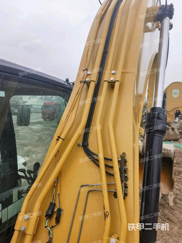 大臂背部俯視（工作和回轉(zhuǎn)裝置）