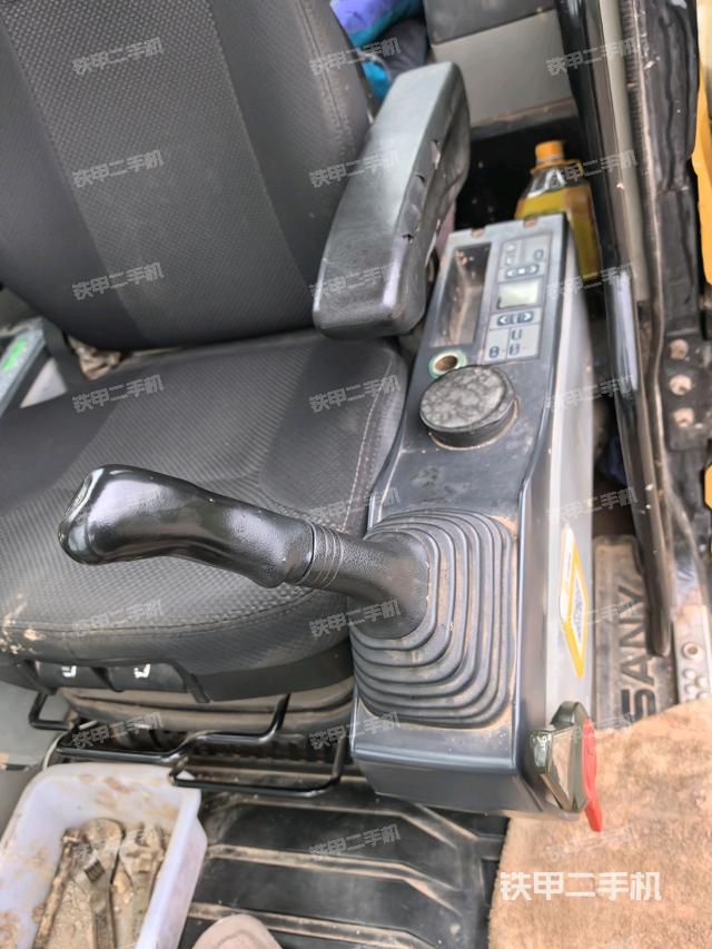 座椅后部(駕駛室部分) 座椅后部(駕駛室部分)