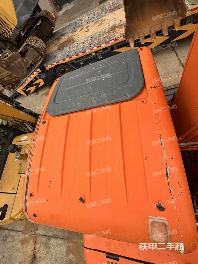 驾驶室顶部（整机外观）