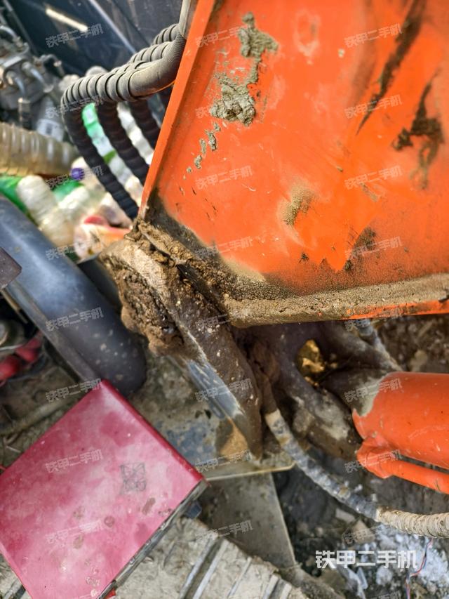 大臂根部?斜（工作和回轉(zhuǎn)裝置）