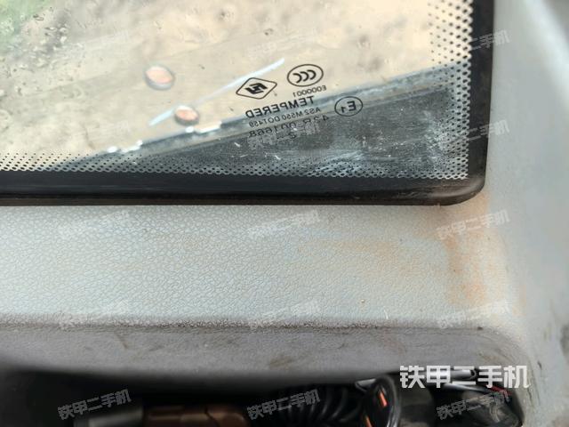 駕駛室左前45度(駕駛室部分) 駕駛室左前45度(駕駛室部分)