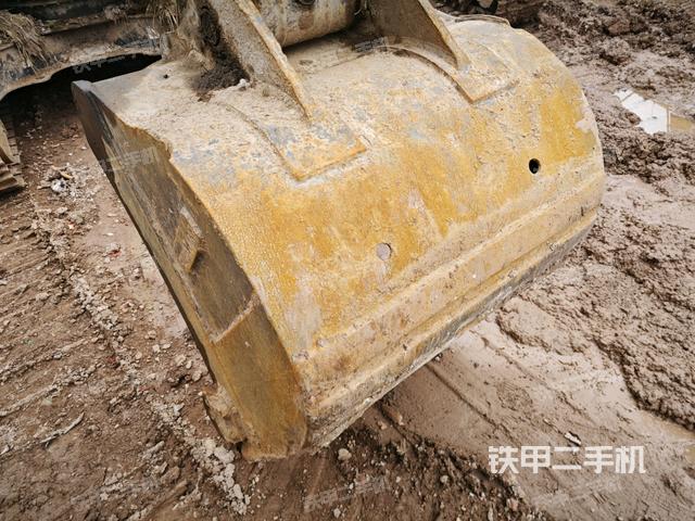 鏟斗45度(工作和回轉(zhuǎn)裝置) 鏟斗45度(工作和回轉(zhuǎn)裝置)