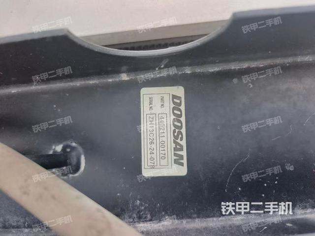 駕駛室頂部（整機(jī)外觀）