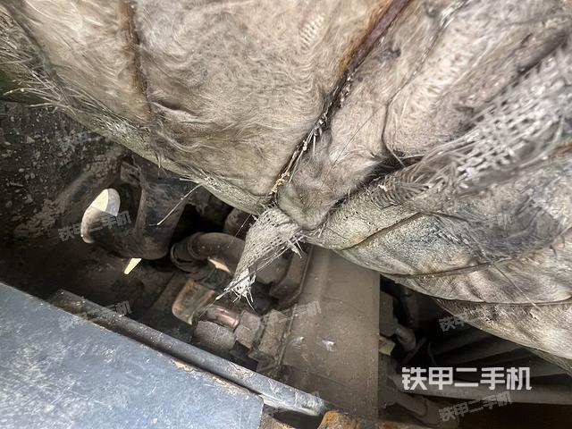 液壓泵艙室正面整體（整機(jī)外觀）