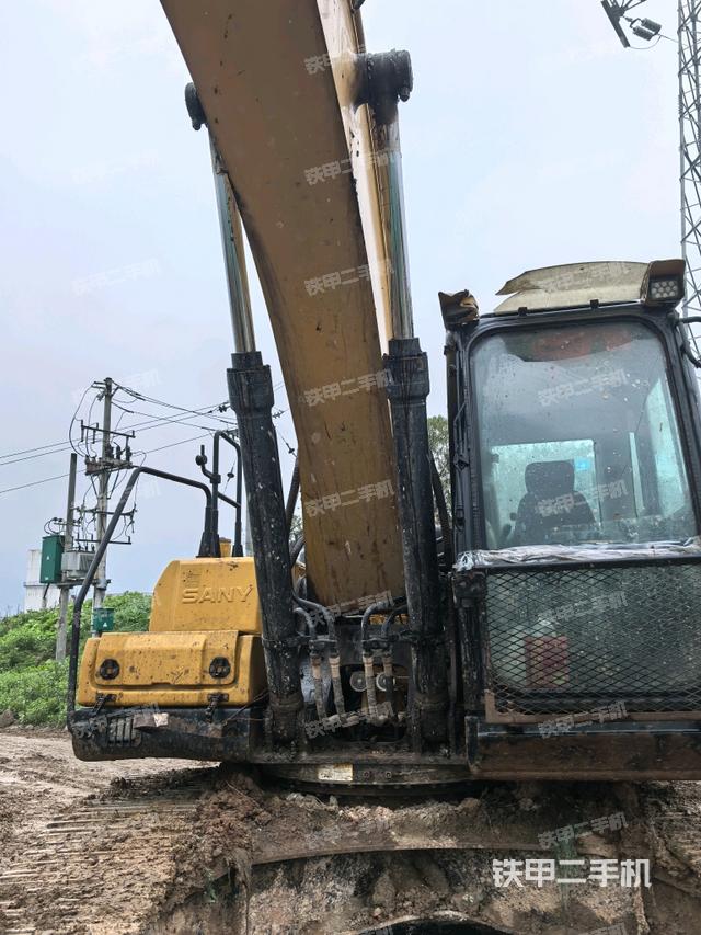 小臂整體右前(工作和回轉(zhuǎn)裝置) 小臂整體右前(工作和回轉(zhuǎn)裝置)