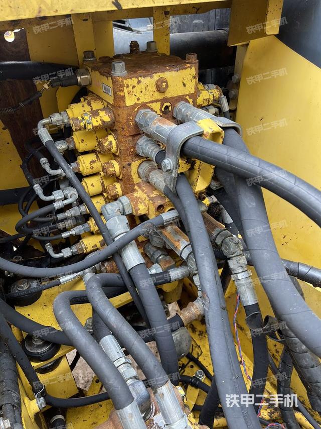 駕駛室頂部俯視（上車部件）