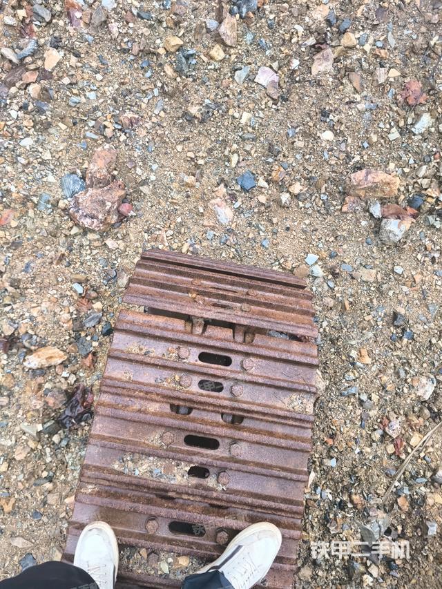 左側(cè)履帶整體?（行走機(jī)構(gòu)）