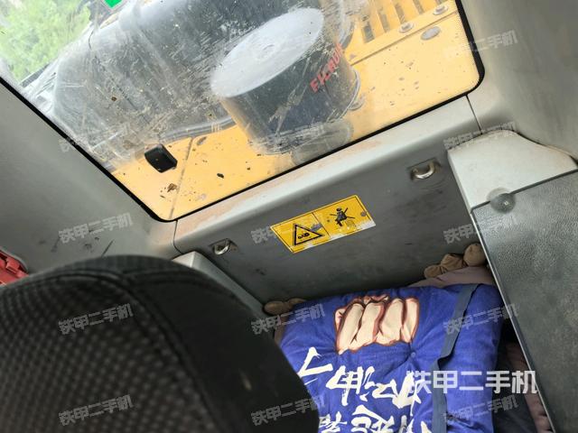 左后方玻璃角標(biāo)(駕駛室部分) 左后方玻璃角標(biāo)(駕駛室部分)