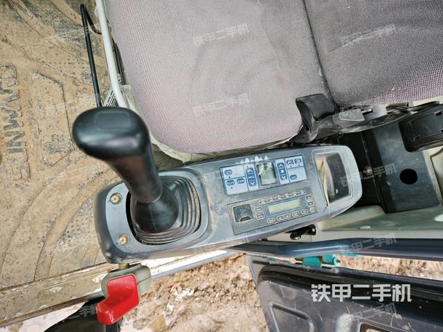 左后方玻璃角標(biāo)(駕駛室部分) 左后方玻璃角標(biāo)(駕駛室部分)