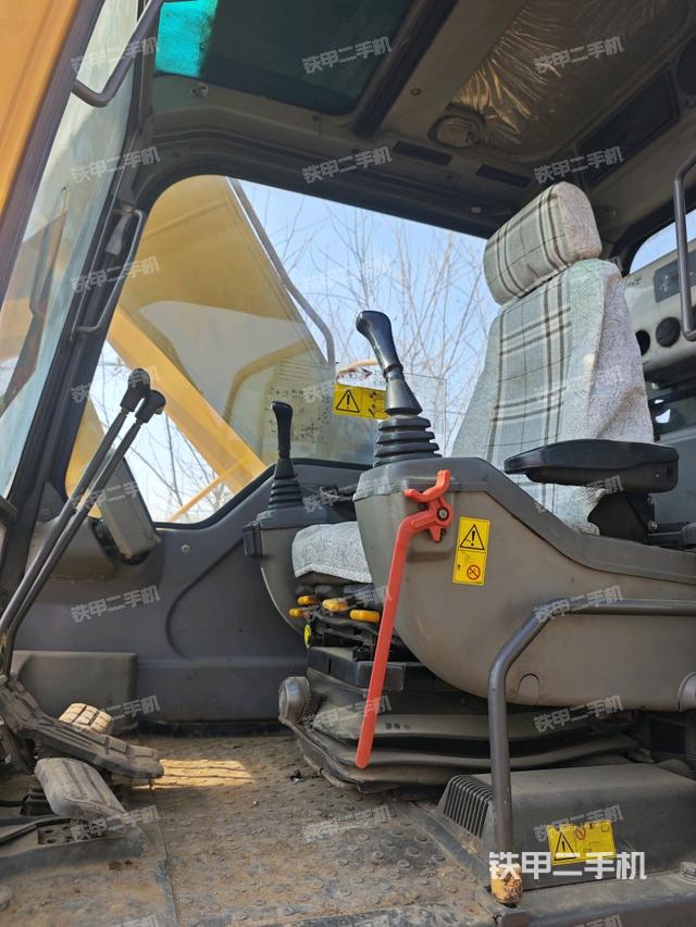 駕駛室整體（整機(jī)外觀）