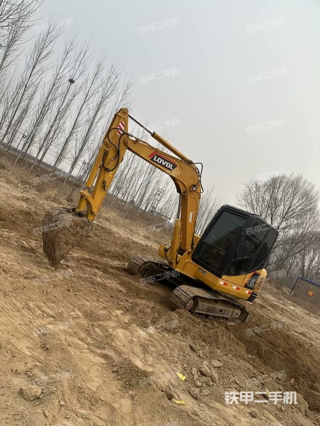 駕駛室整體（整機外觀）