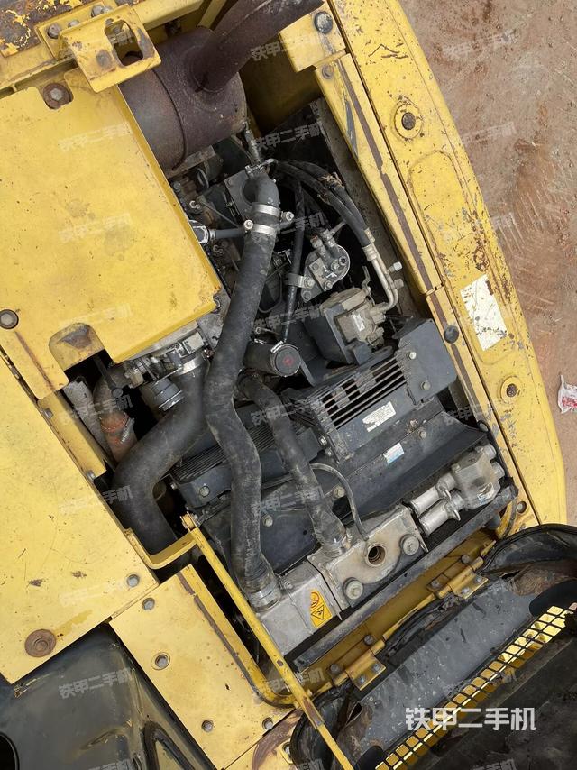 回轉(zhuǎn)馬達(dá)（上車部件）