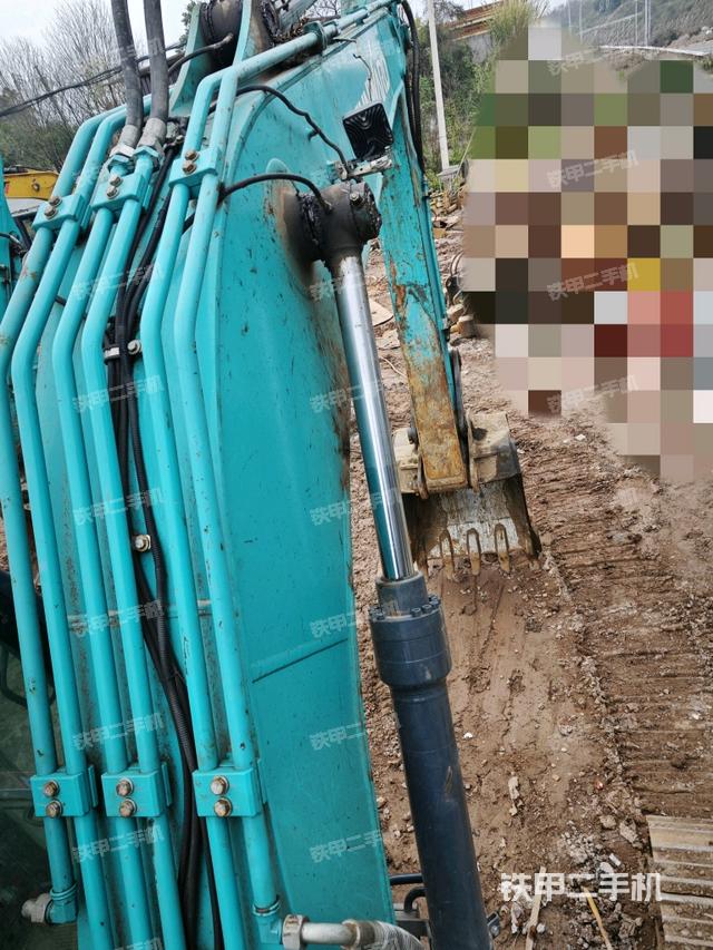 大臂背部俯視(工作和回轉(zhuǎn)裝置) 大臂背部俯視(工作和回轉(zhuǎn)裝置)