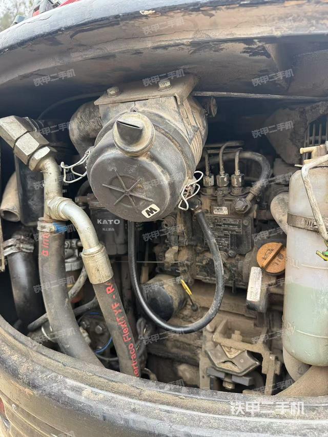 液壓泵艙室正面整體（整機(jī)外觀）