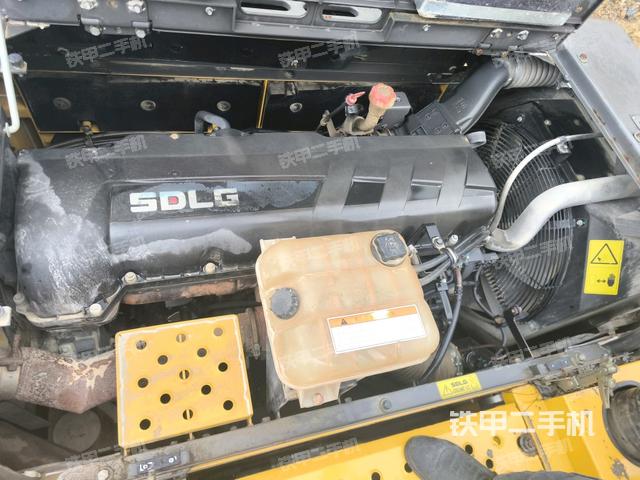 發(fā)動(dòng)機(jī)室（上車(chē)部件）