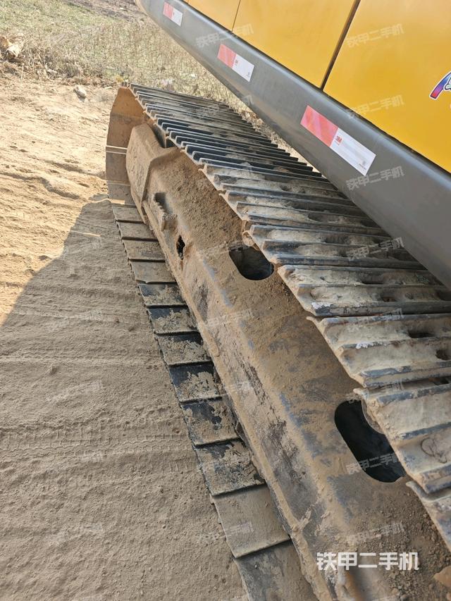 單側(cè)履帶整體（整機(jī)外觀）