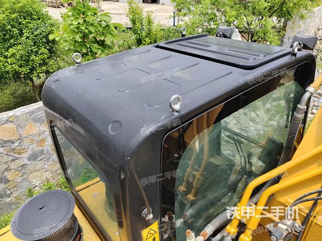 驾驶室顶部（整机外观）