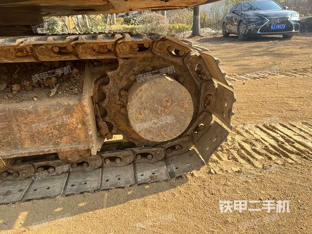 左側(cè)履帶整體?(行走機(jī)構(gòu)) 左側(cè)履帶整體?(行走機(jī)構(gòu))