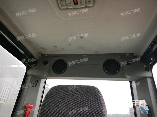 座椅右側(cè)控制臺(tái)/鑰匙門/油門/含右手柄(駕駛室部分) 座椅右側(cè)控制臺(tái)/鑰匙門/油門/含右手柄(駕駛室部分)