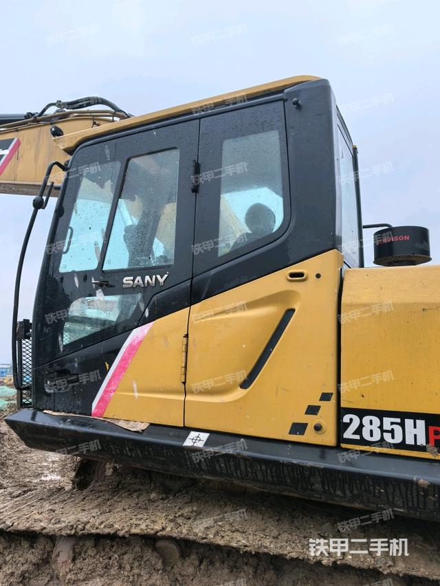 座椅左側(cè)控制臺(tái)/音響/含左手柄(駕駛室部分) 座椅左側(cè)控制臺(tái)/音響/含左手柄(駕駛室部分)