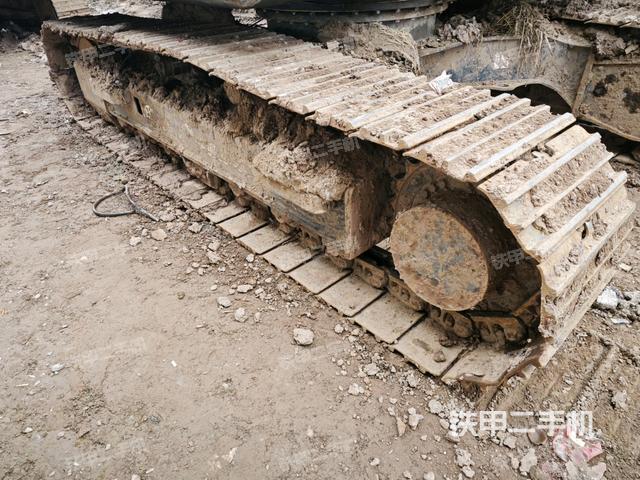 左側(cè)履帶整體?(行走機(jī)構(gòu)) 左側(cè)履帶整體?(行走機(jī)構(gòu))