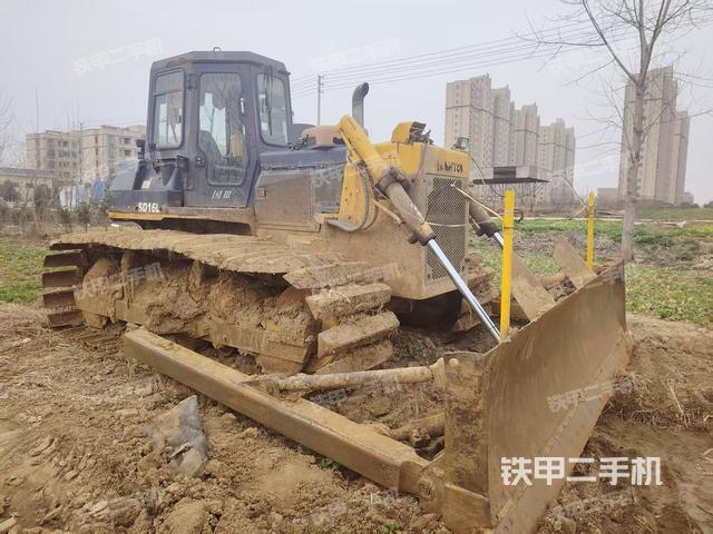 整機(jī)右側(cè)(設(shè)備外觀及核心部件) 整機(jī)右側(cè)(設(shè)備外觀及核心部件)