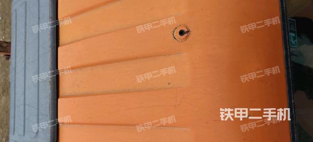 駕駛室頂部（整機外觀）