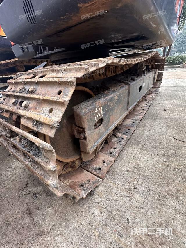 单侧履带整体（整机外观）