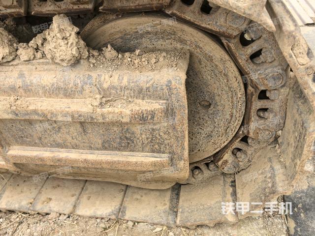 左驅(qū)動輪（行走機構(gòu)）