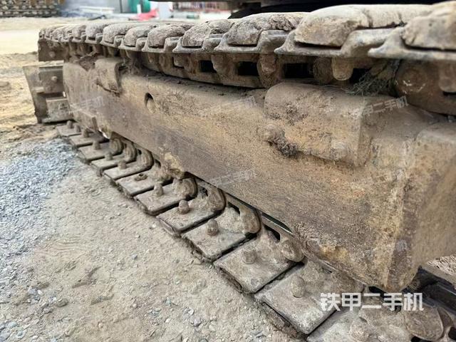 單側(cè)履帶整體（整機(jī)外觀）