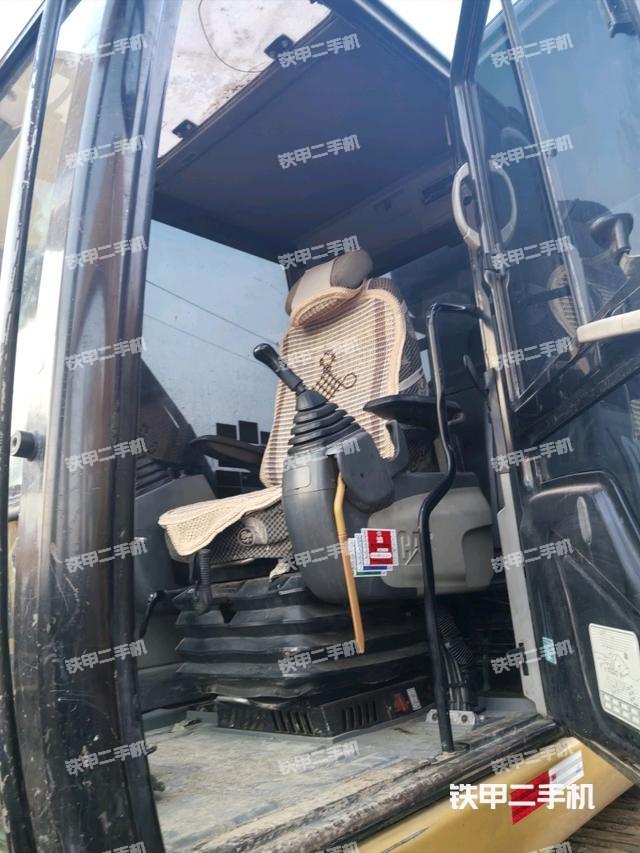 駕駛室整體（整機(jī)外觀）