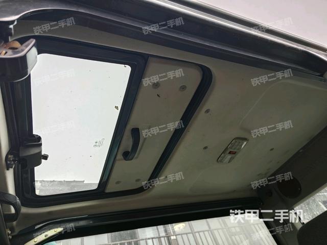 座椅左側(cè)控制臺(tái)/音響/含左手柄(駕駛室部分) 座椅左側(cè)控制臺(tái)/音響/含左手柄(駕駛室部分)