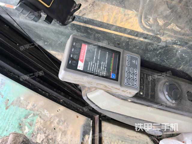 駕駛室左后45度(駕駛室部分) 駕駛室左后45度(駕駛室部分)