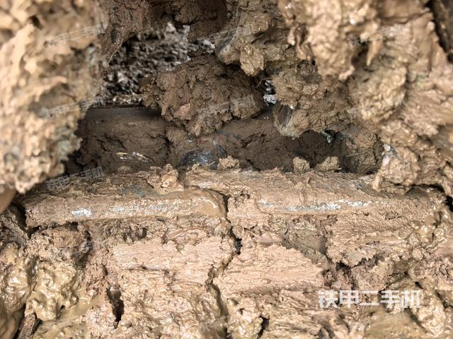 右側(cè)行走馬達(dá)蓋板(行走機(jī)構(gòu)) 右側(cè)行走馬達(dá)蓋板(行走機(jī)構(gòu))