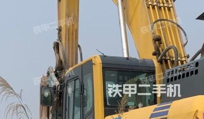 駕駛室頂部（整機外觀）