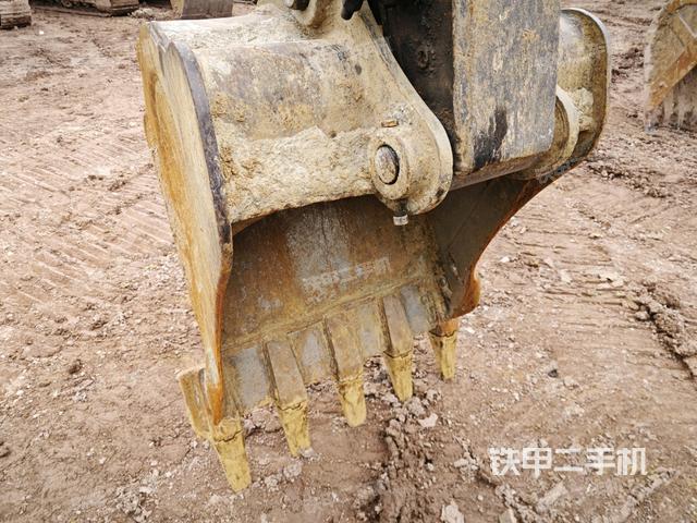 鏟斗右后整體（工作和回轉(zhuǎn)裝置）