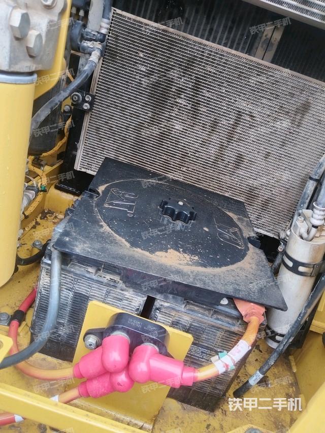 電瓶（大件艙室）