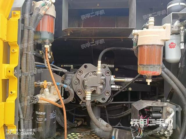 液壓泵艙室正面整體(整機外觀) 液壓泵艙室正面整體(整機外觀)