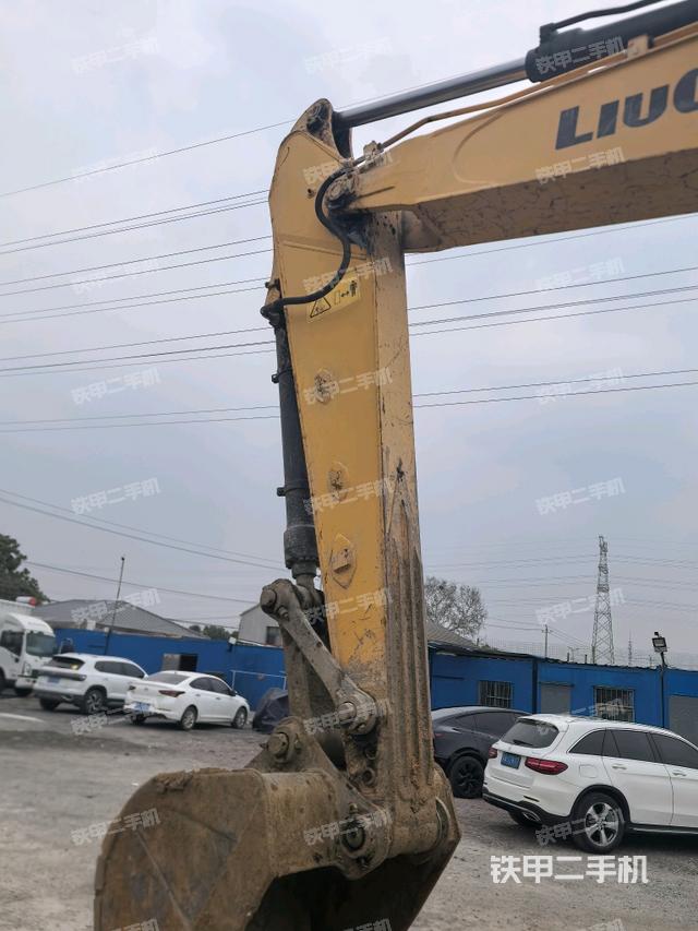 小臂整體左后(工作和回轉(zhuǎn)裝置) 小臂整體左后(工作和回轉(zhuǎn)裝置)