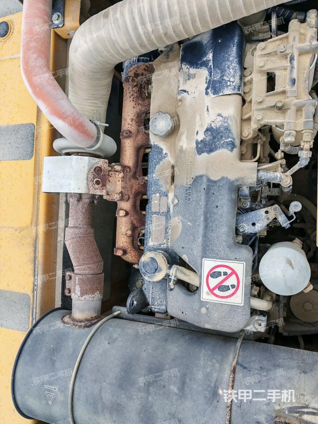 發(fā)動(dòng)機(jī)室（上車(chē)部件）