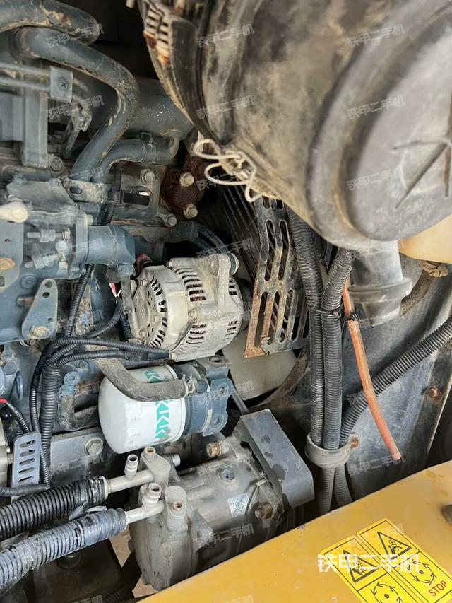 發(fā)動(dòng)機(jī)室（上車部件）