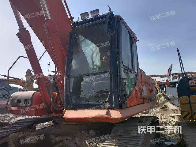 驾驶室整体（整机外观）