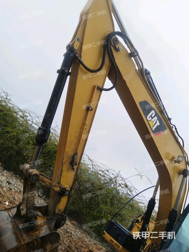 小臂整體左后（工作和回轉(zhuǎn)裝置）