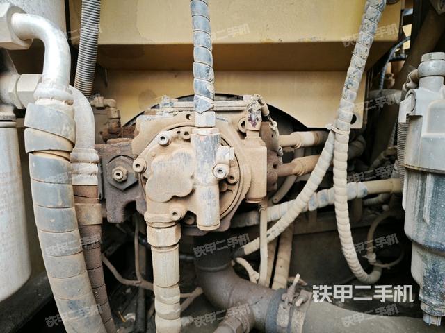 液壓泵斜45?左（大件艙室）