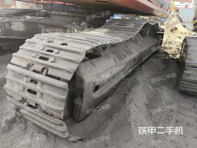 单侧履带整体（整机外观）