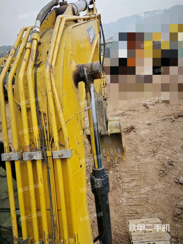 大臂背部俯視（工作和回轉(zhuǎn)裝置）