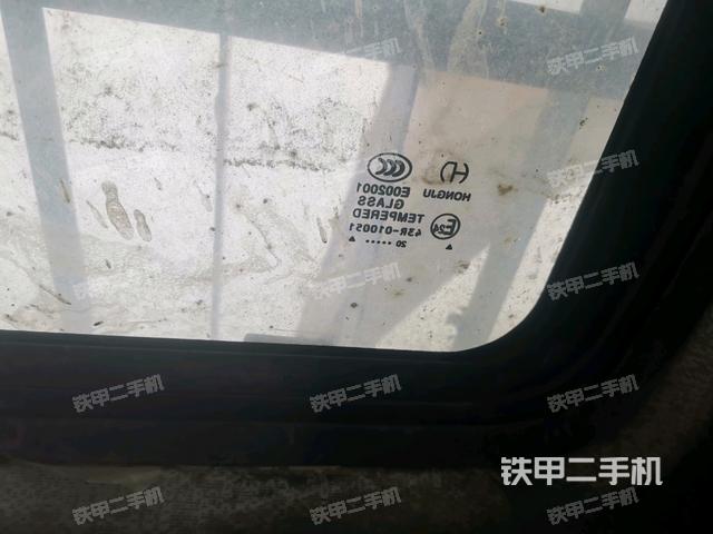 后窗玻璃角標(駕駛室部分) 后窗玻璃角標(駕駛室部分)