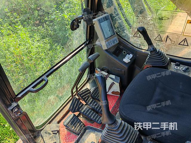 驾驶室整体（整机外观）